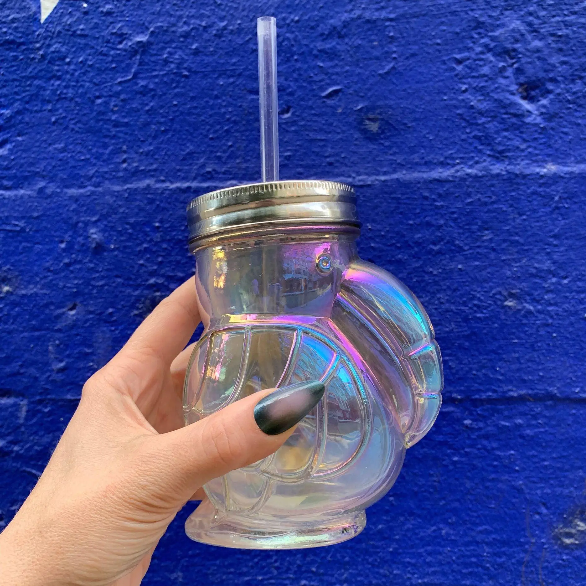 Slant Collections Rainbow Toucan Shaped Sipper Iridescent Glass 15.5 oz Cocktail Wine Glass with Lid & Straw for Indoors Outdoors Handwash Only