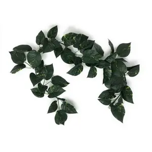 electroVine | USB-C Cable with Realistic Pothos Leaves