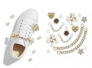 18pcs Bling Shoe Charms Set for Women – Pearl Flower & Crystal Rhinestone Clog Accessories, Cute Decorative Charms for Shoes, Party & Valentine’s Day Gift