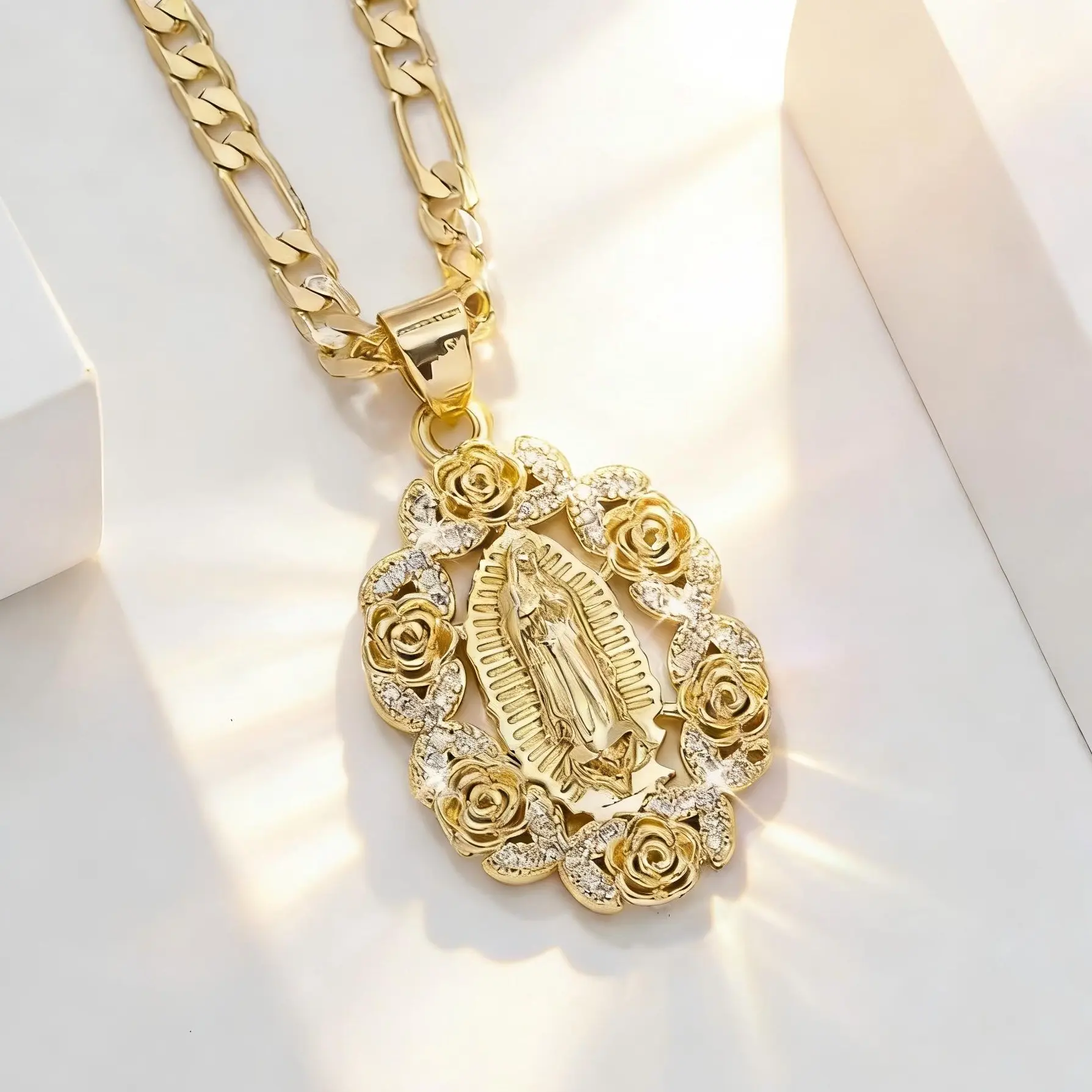 Religious Madonna necklacejewelry, unisex, flower pendant decoration, fashionable and simple  jewelry, 14k gold plated copper, Virgin Mary pendant necklace