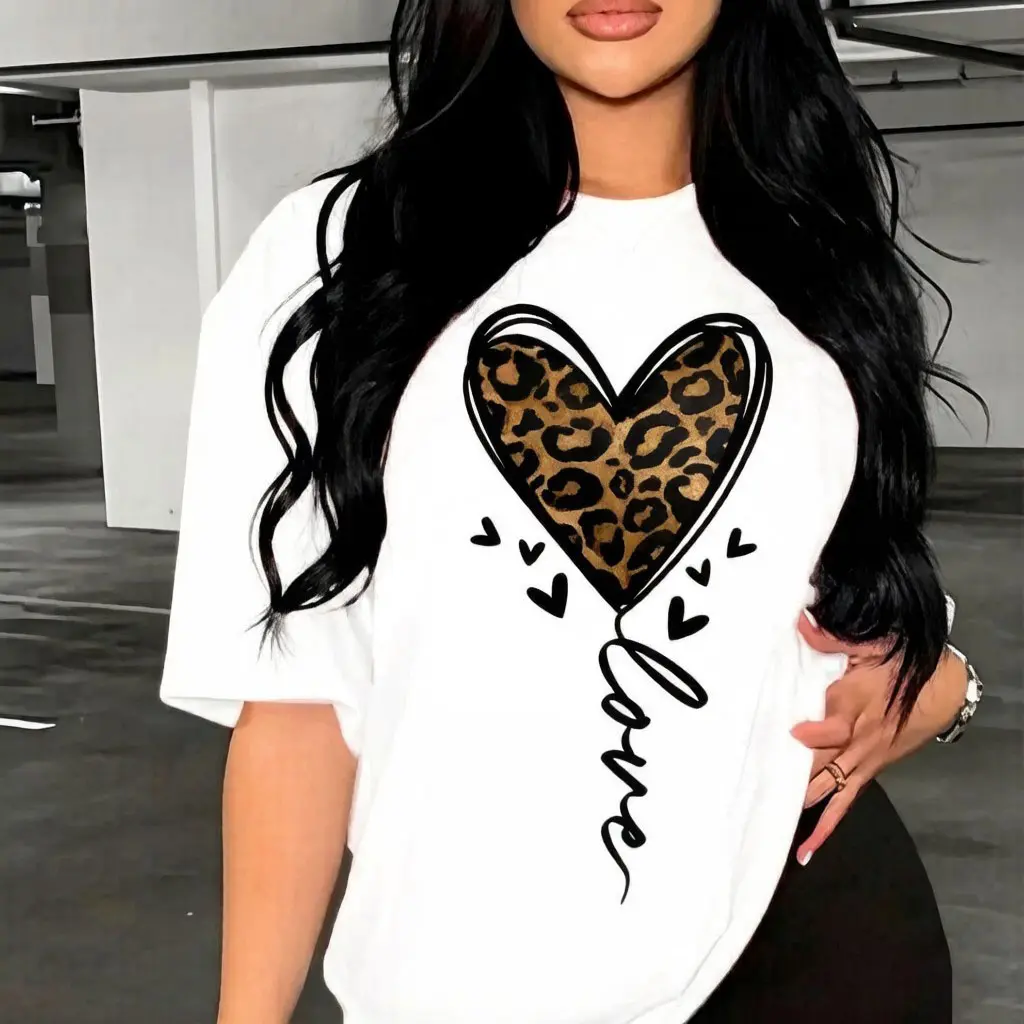 1pc ladies leopard-print T-shirt; Casual summer outfit; Loose-fitting round-neck T-shirt; Daily wear; Seasonal men's and women's T-shirt. graphic tee