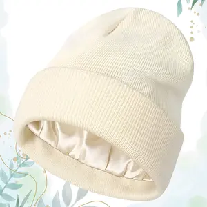 It retains heat effectively while protecting your hair from friction and frizz Satin-lined knit beanie that protects hairstyles and provides warmth.