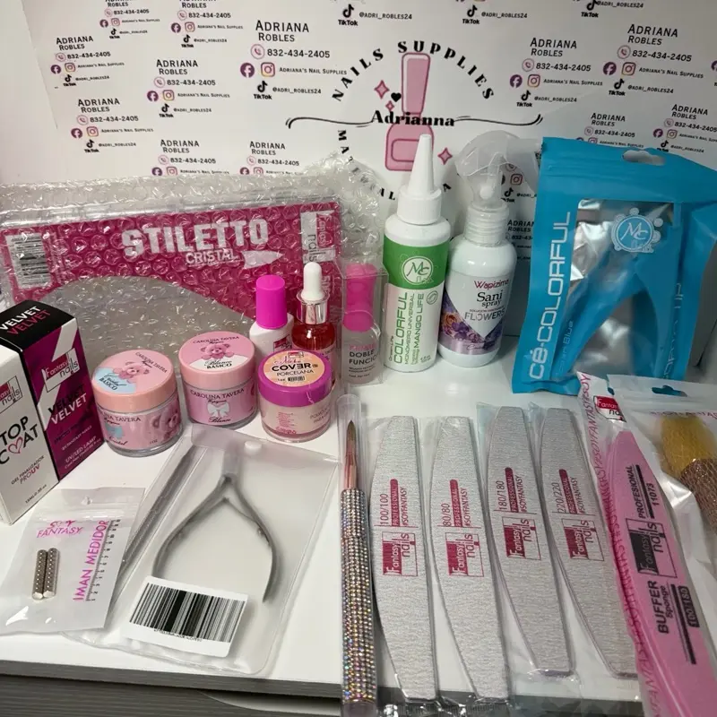 KIT BÁSIC DIFERENTES MARCAS ADRIANAS NAILS 22 pzs