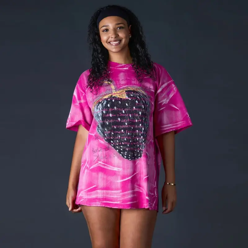 Women's Oversized Cotton Crewneck Sweatshirt - Casual Summer T-Shirt with Oversized Fit & Crystal Heart Design