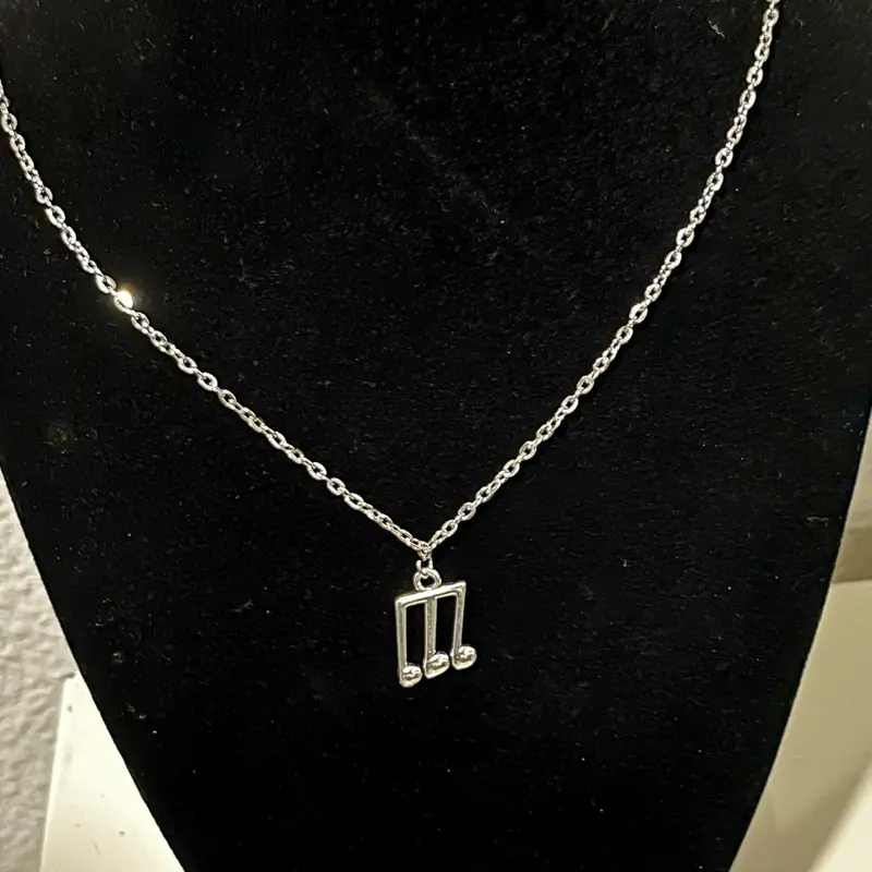 Music Note Necklace - Elegant Silver Chain with Detailed Note Pendant for Music Lovers