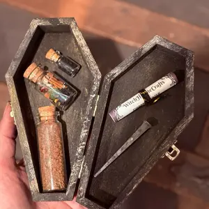 Powerful curse / Hex spell with REAL Cemetery soil / Graveyard dirt | coffin nails, black salt, Spell Bottle, Coffin box set - Witch Hex set