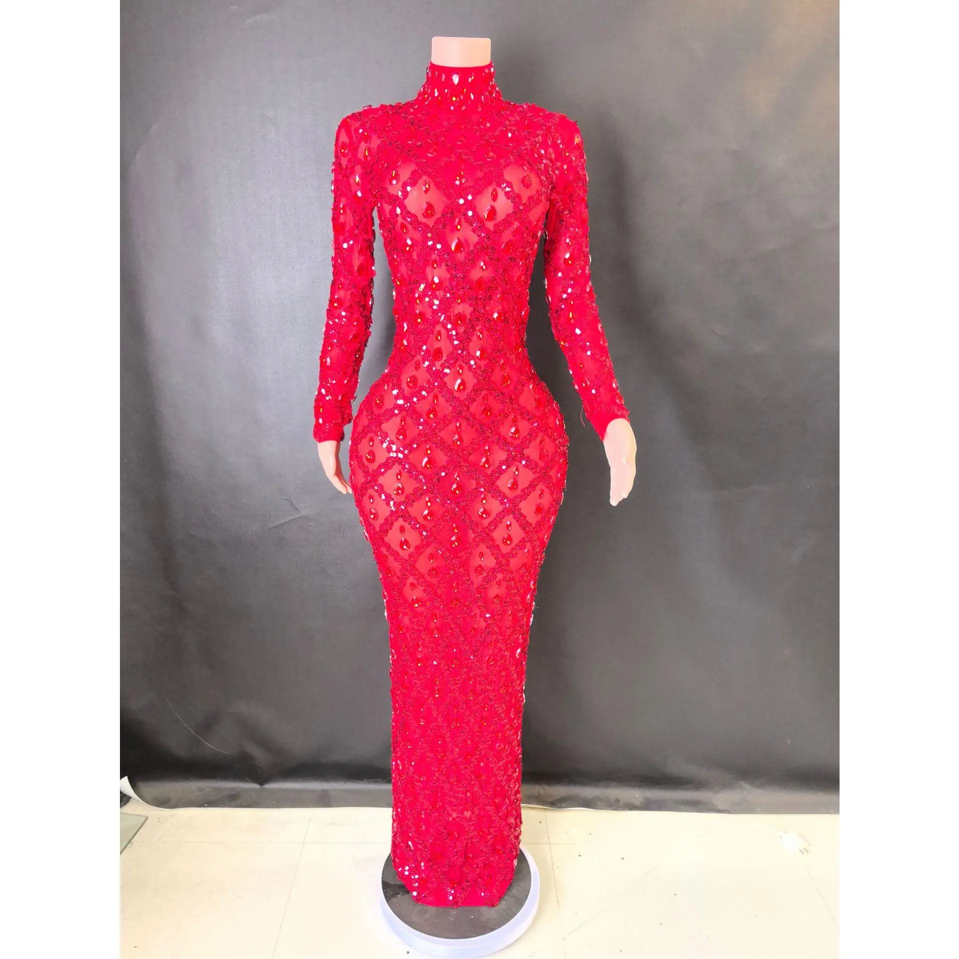 Long sleeved red long model