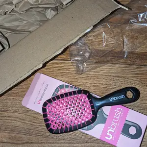 Product Review of Unbrush Detangling Hair Brush by FHI Heat from K**d