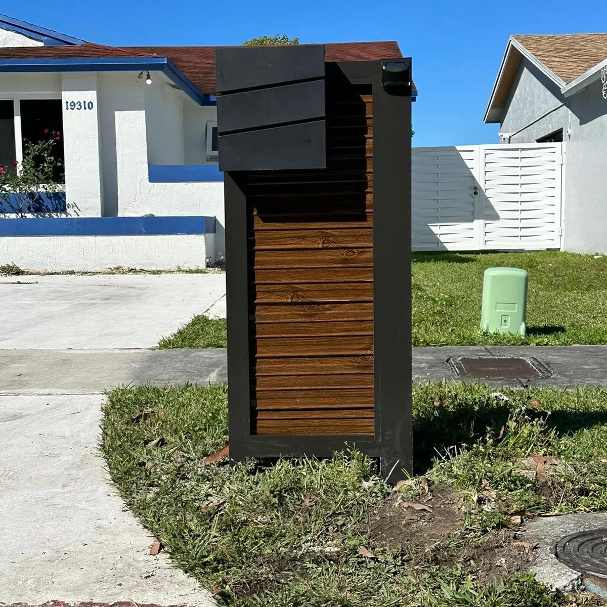 Mail boxes Mail boxes