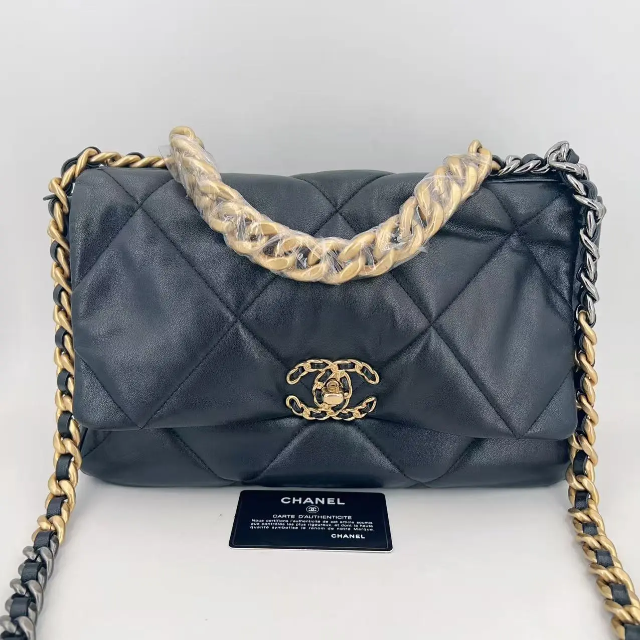 Pre-owned CHANEL leather Shoulder Bags Lambskin Quilted Medium Chanel