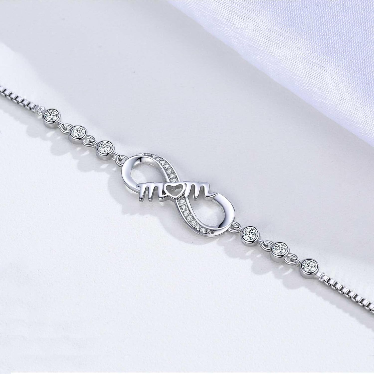 Infinity Love Heart Women's Bracelet - Adjustable Bracelet, The Best Gift for Mom, Mother's Day, Valentine's Day, Birthday Gift, Suitable for Jewelry Gifts for Mom and Grandma