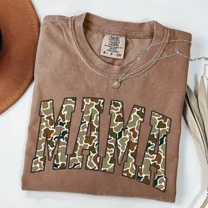Retro Duck Camo Mama Shirt, Mother’s Day Comfort Colors Gift, Varsity Mom Tee, Trendy Camouflage Shirt For Hunting Moms Casual Cotton Top For Men and Women