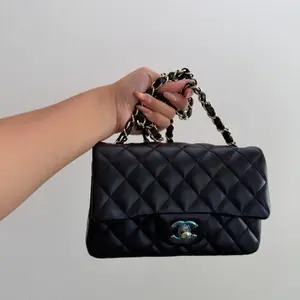 Pre-owned lamb Backpacks Chanel Classic & Modern Bags Timeless Elegance for Any Occasion Versatile Functional with Chanel Logo Appeal Quilted Design