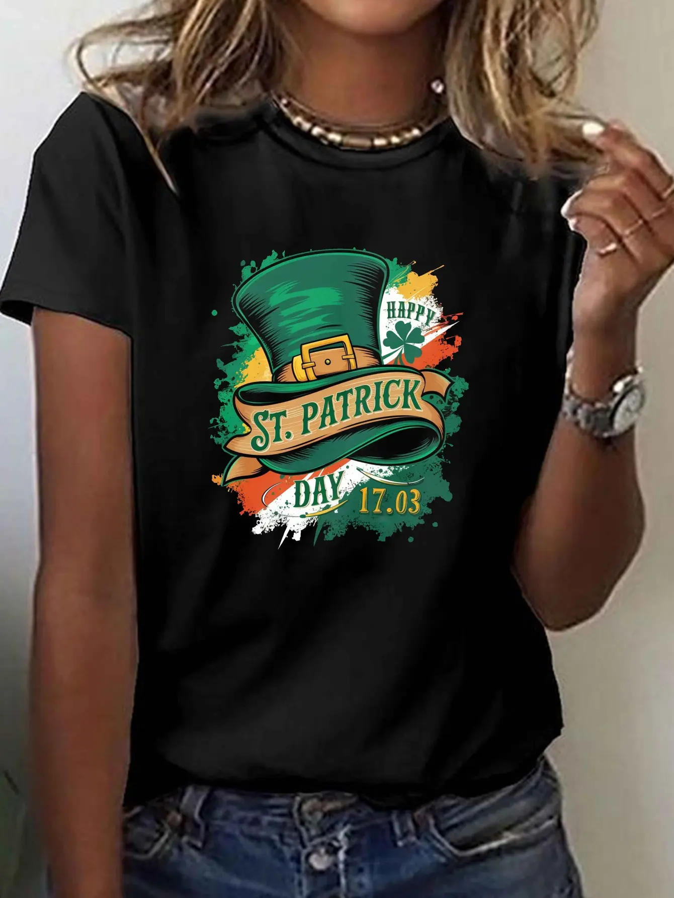 A T-Shirt Featuring a Leprechaun Hat, Perfect for St. Patrick'S Day, Designed As a Short-Sleeve Crew Neck Casual Top Suitable for Spring And Summer, Intended for Women'S Fashion.