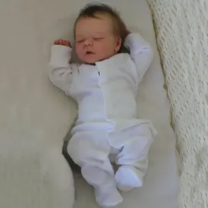 45cm 18inch Soft Vinyl Asleep Realistic Newborn Sleeping Reborn Baby Art Doll with 3D-paint Skin and Visible Veins Cloth Body Newborn Bebe Toy for 3+ Kids Gift (Some Parts Random, Including Pacifier, Bottle, Diaper And Clothes Set)