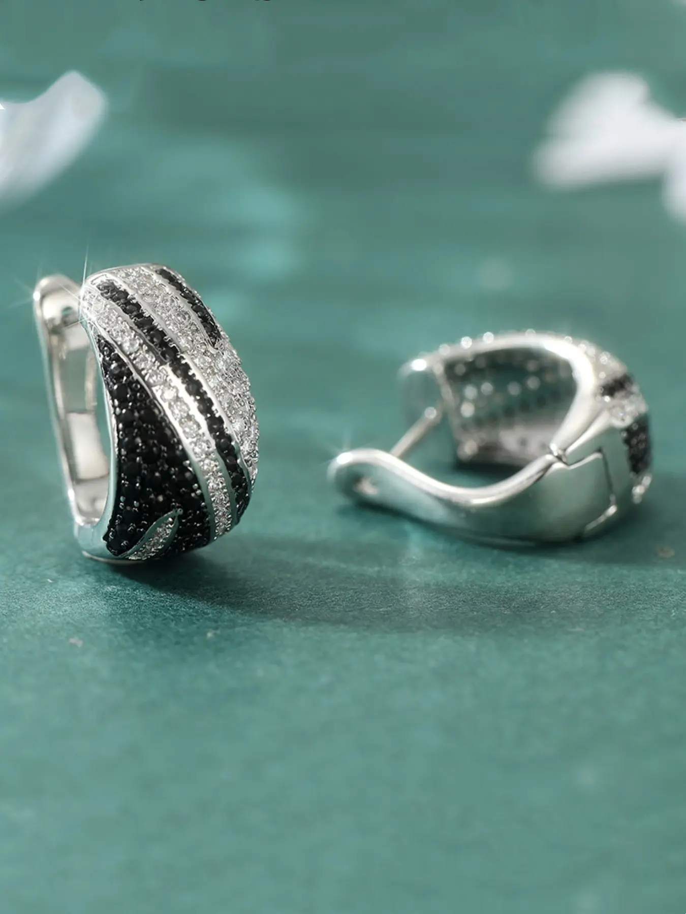 Women's Low Allergy Silver Color Hoop Earrings, Hypoallergenic Jewelry, Trendy Jewelry, Bohemian Vintage Style, Luxurious Cool Design, Synthetic Zircon, Casual Wear, Wedding, Party