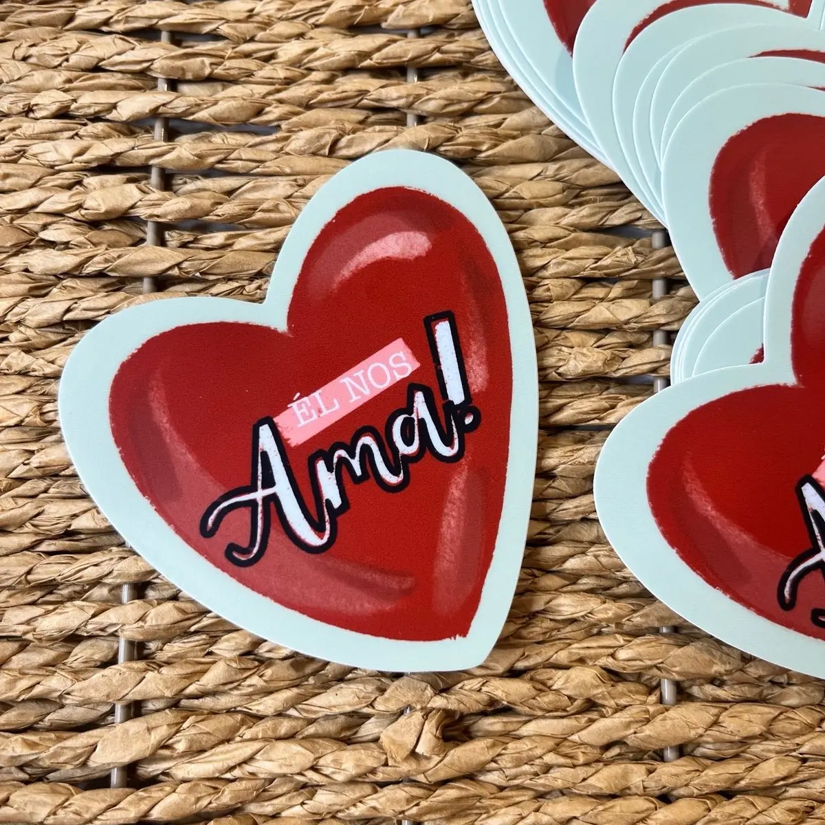 EL NOS AMA | STICKER