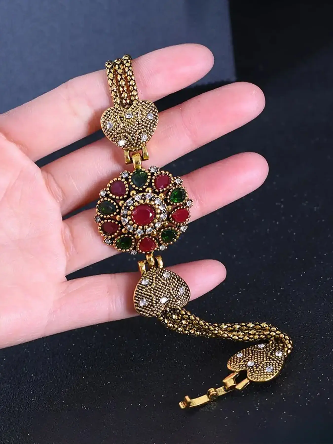 Vintage Rhinestone Flower Heart Bracelet, Exquisite Bracelet, Women's Evening Party Jewelry, Unique Handmade Design, Perfect Gift Idea, Sparkling Rhinestone Bracelet, Eternal Heart Bracelet