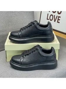 Street skate styled unisex personalized shoes show young free life attitude, trendy classic silhouette is favored by young circles, fits unrestrained casual dressing style and creates an exclusive trendy matching method for young people.