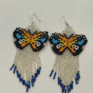 Aretes de $20 - Beaded earrigs hand made in Mexico - aretes mariposa hecho a mano - artesanía mexicana