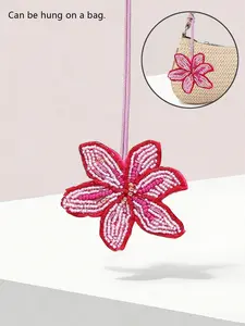 Personalized bead flower pattern women's bag pendant, simple and exquisite Valentine's Day personalized luggage pendant, keychain, suitable for sending girlfriends on Valentine's Day, luggage pendant, key pendant and other daily accessories.