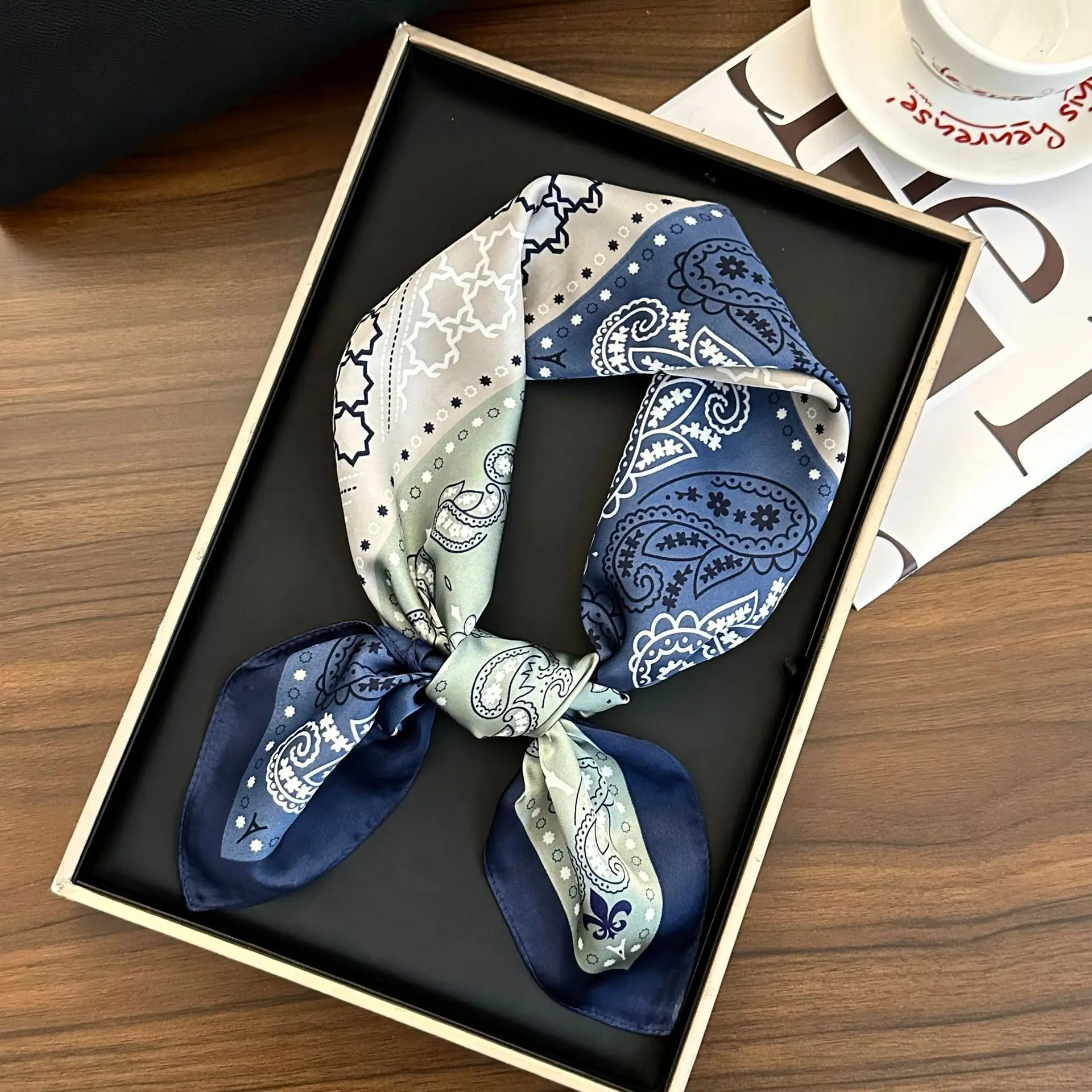 Four piece cashew blue green