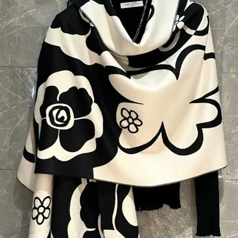 Women's color splicing flower print shawl, suitable for autumn and winter casual soft warm color long knitting, fluffy soft scarf, Boho floral scarves, fashion accessories for women, girlfriend gifts