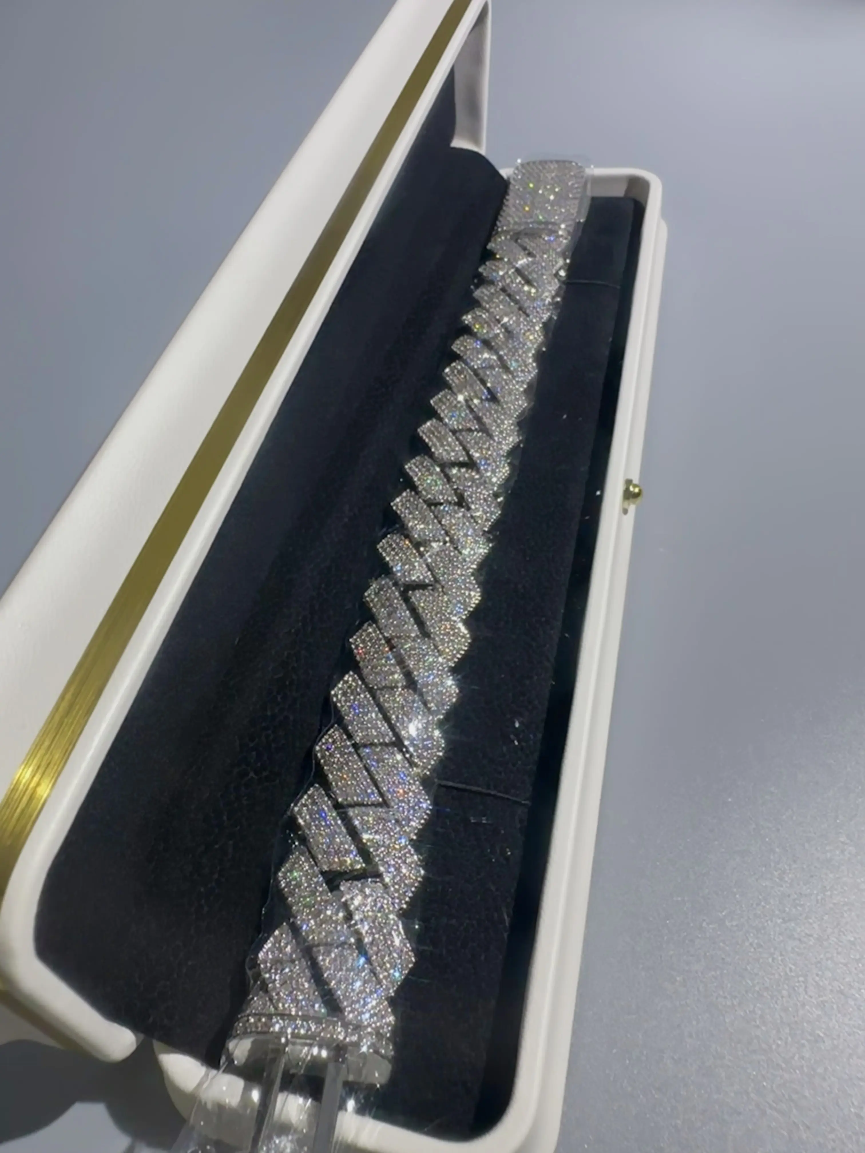 Hip-hop style Cuban link bracelet, iced-out hip-hop large bracelet, fully diamond four-row hip-hop bracelet, Halloween and Christmas gift accessory, high-end hip-hop luxury jewelry