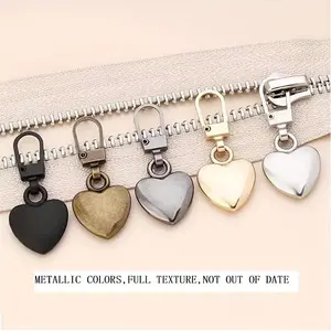 5pcs of multi-functional heart-shaped accessories, with semi-automatic pullers that are detachable, suitable for replacing zipper pulls on bags, jackets, clothing, shoes, and boots, as well as pendant zipper pulls and high-end buckle accessories.