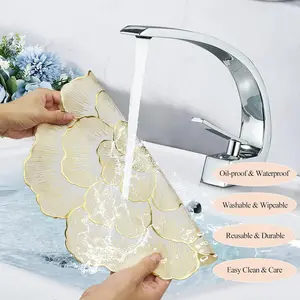 6-piece set of flower-shaped placemats, heat-resistant, anti-slip and waterproof table MATS, reusable, suitable for kitchens and dining rooms