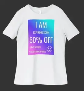 Fun T-shirt - I Am Expiring Soon - Unisex Casual wear