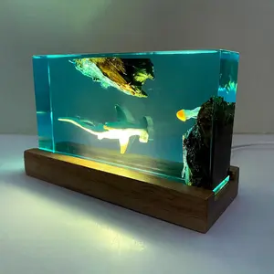 Ocean Resin Handicrafts, Hammerhead Shark and Diver High-End Gift Ornament, Decorative Figurines, Unique Home Decor Light, Perfect Gift Idea