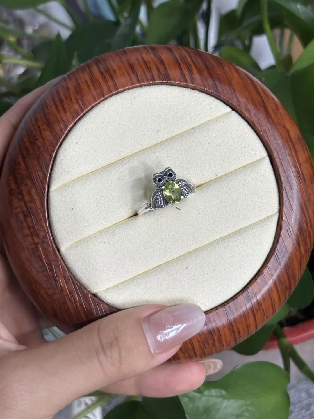 Astrid(15917)gc.Owl Peridot Ring