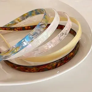 Hair headband, fashionable headband, no ear pinch, wearing glasses without conflict, suitable for various occasions to wear Sour vinegar material has toughness