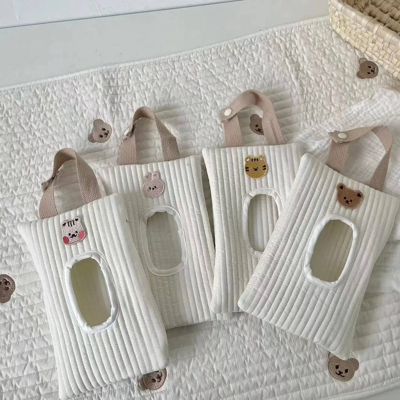 Embroidered Bear Wet Wipe Case, Car Paper Towel Holder, Portable Baby Stroller Napkin Box, Paper Towel Storage Box, Tissue Storage Box, Container