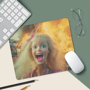 Funny Retro Doll Square Mouse Pad, Dislike Emoticons Desktop Decorative Protective Pad, Rubber Anti-Slip Lock-Edge Work Pad, Small Size for Laptop, Perfect Office Gaming Desktop Pad For PC Computer, Ideal Gift For Spreadsheet & Office Workers