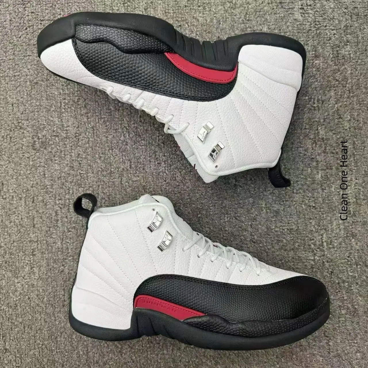 Men's Hip-Hop Retro High-Top Sneakers, Black-White Pebbled Leather with Red Accent, Durable Street-Style Sports Collectible Athletic Footwear
