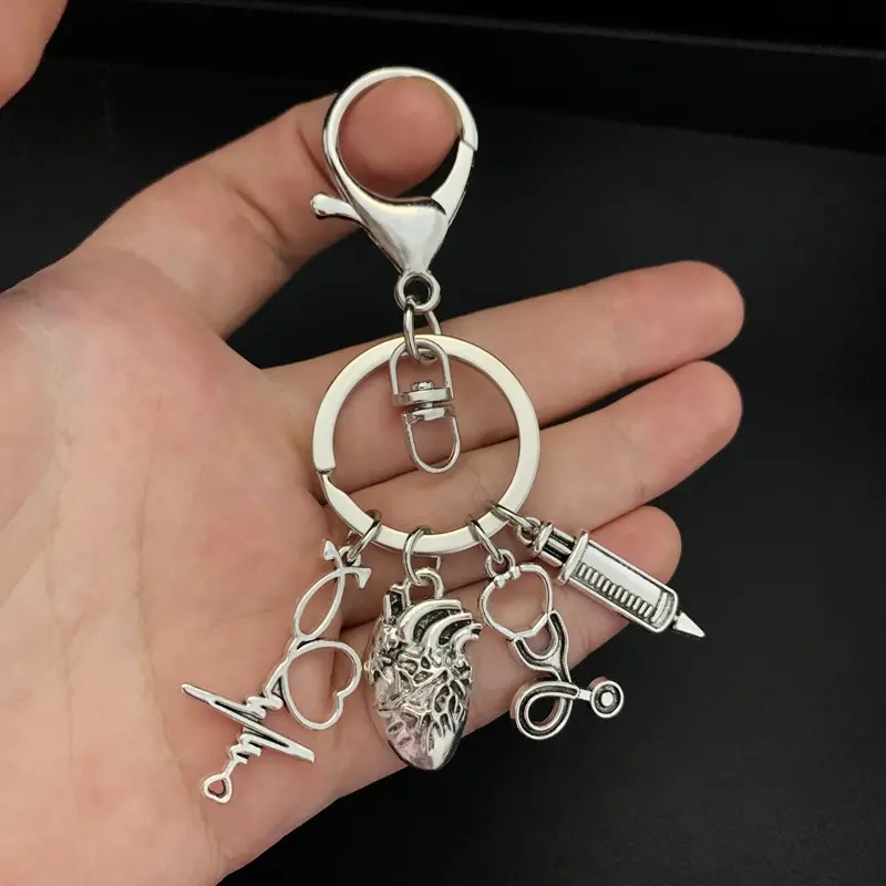 1 piece of heart-shaped pendant keychain medical anatomy keychain heart-shaped keychain doctor and nurse bag chain jewelry gift