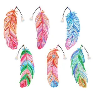 6Pcs Colorful Feather Diamond Painting Bookmarks - 5D DIY Diamond Art Kit with Crystal Pendant, Reading Accessory & Handmade Gift