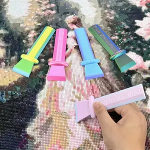 2025 New Diamond Drawing Drill Corrector Art, Diamond Art Tools - DIY Craft Tool for Water Diamond Embroidery, Easy to Hold Handwheel, Detachable Diamond Drawing Tool, Accessories & Roller, Used for Handcraft Color Printing 1pcs