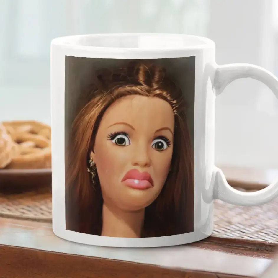 Glossy Disgusted Doll Face Printed Ceramic Coffee Mug - Non-Toxic Ceramic Coated, Dye-Washable, Reusable Cartoon Design Mug, Humorous Print Modern Drinkware, Ugly Kitchenware Gift for Coworkers, Christmas Present with Stylish Rack, Cartoon Design Mugs, Ce