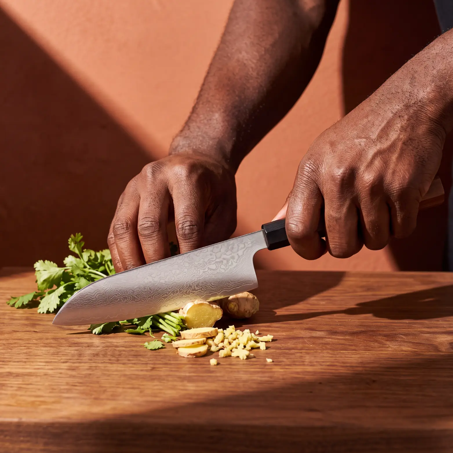 7-in Traditional Damascus Santoku Knife, High-Quality Steel Blade with Wavy Pattern, Lightweight Kitchen Knives for Home Cooking Chopping