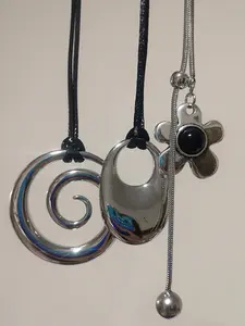 Silver Color Metal Spiral Swirl Irregular Geometric Cord Chain Flower Pendant Adjustable Snake Chain Necklace, Stylish Accessory