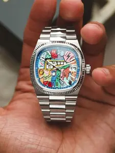Graffiti Style Watch, Polished Brushed Silver Color Alloy Case, Colorful Graffiti Dial, Unisex Casual Quartz Watch, All Seasons, Quartz Wristwatch
