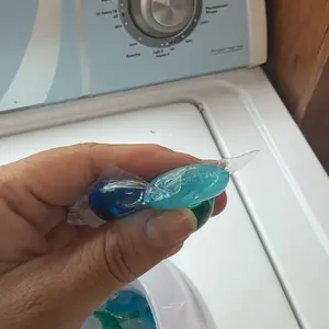 Snofrid 4-IN-1 POWERFUL LAUNDRY DETERGENT PODS,80 pods per tub, Long-Lasting Fragrance, Portable Laundry Detergent Beads for Home & Travel