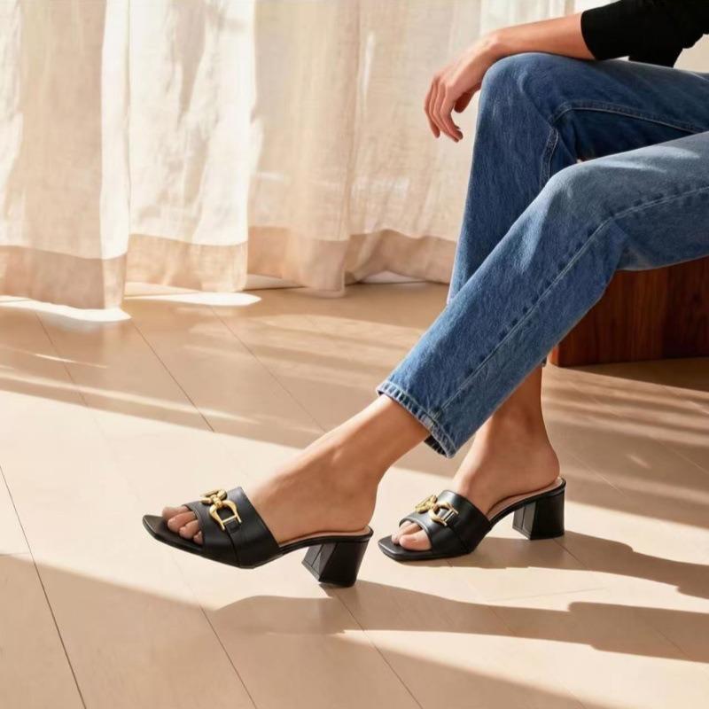 Women's Raffia Heeled Sandals Square Open Toe Slip On Mules Chunky Block Heels with Metal Chain for Summer Vacation