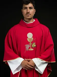 Chasuble CHALICE CROSS AND GRAPES IN RED made of high-quality plain fabric WITH STOLE