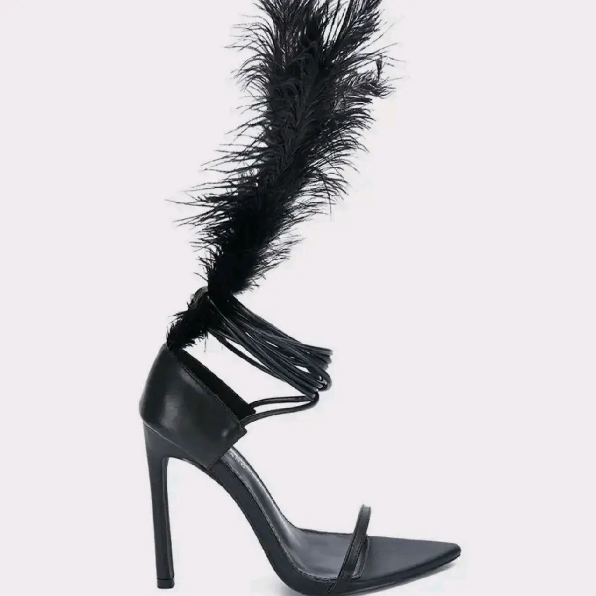 Black widow (feather stiletto)