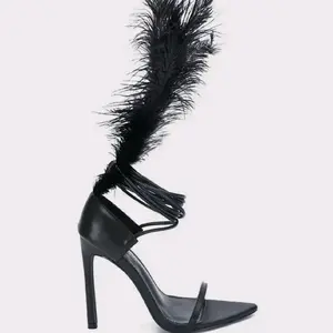 Black widow (feather stiletto)