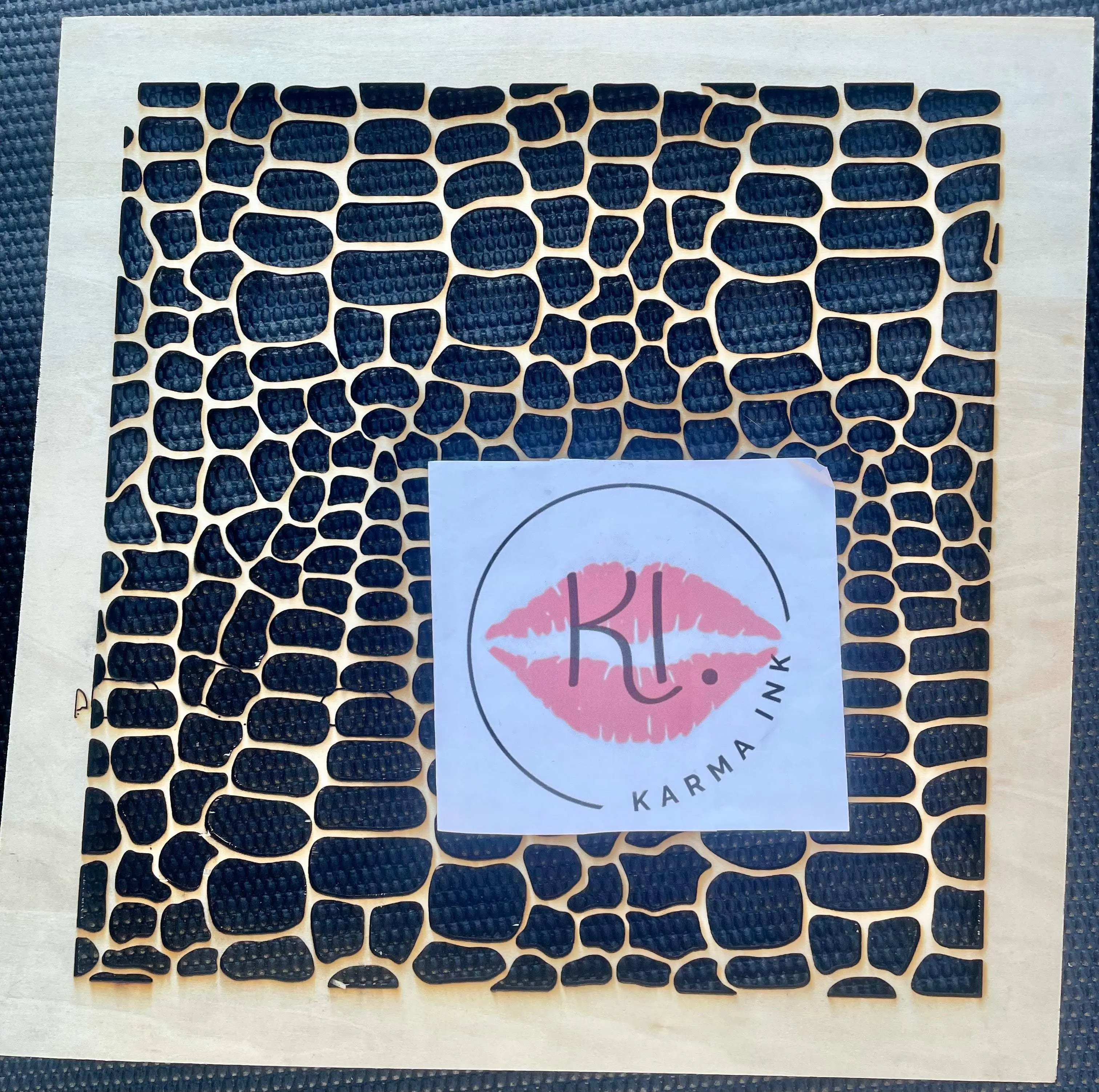 11x11 Wooden Alligator Print Stencil for T-Shirt bleaching (Advanced Bleachers)